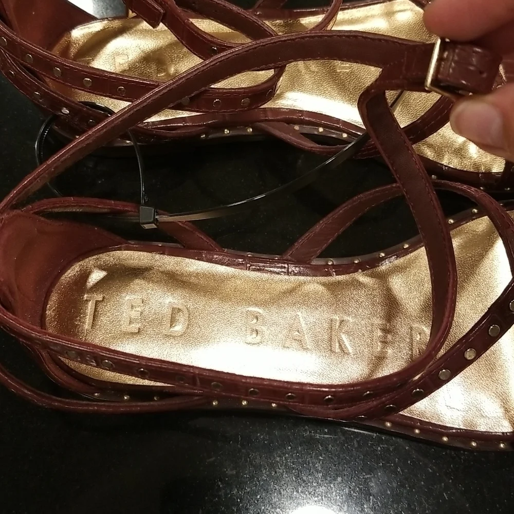 💕TED BAKER LONDON💕 Mathar Flat Studded Gladiator Sandal ~ Dark Brown 38.5 NWT